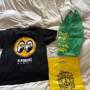 Black MOONEYES Kaimuki Hawaii Classic Shirt and Limited Edition Eco Bag